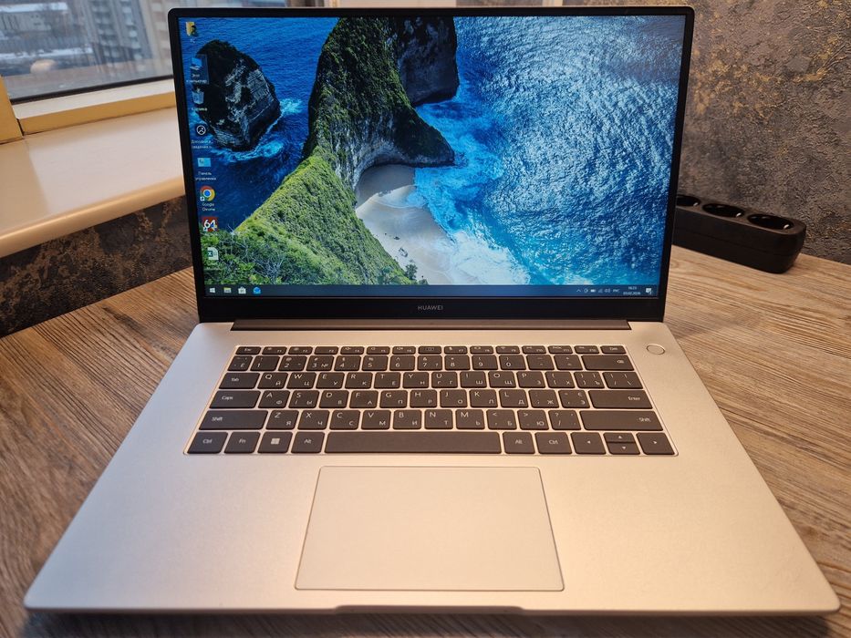 Ультрабук Huawei Mate D15 Ryzen5\RAM8\SSD250