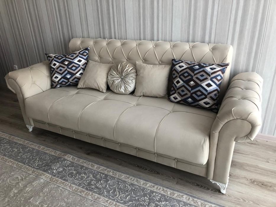 Продам диван с подушками