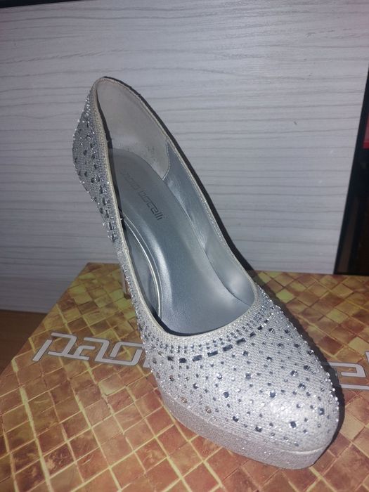 Елегантни обувки