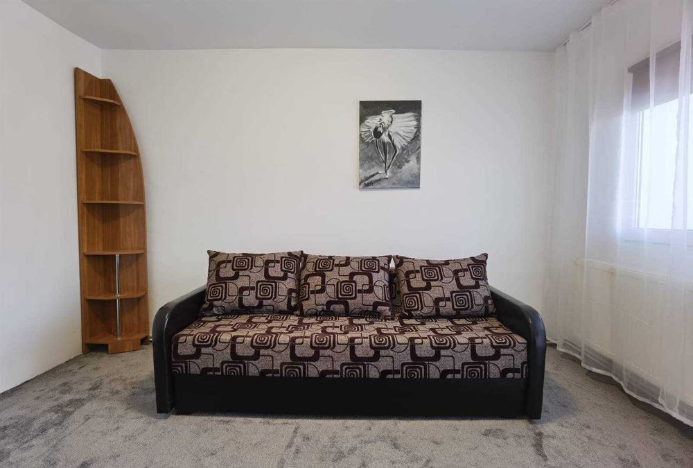 2cam central linistit modern mobilat utilat parchet stejar ideal cuplu