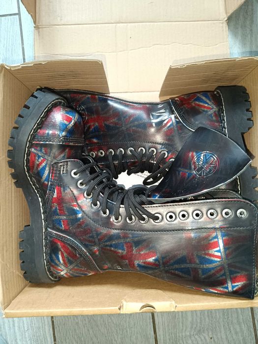 Vând ghete dama Steel