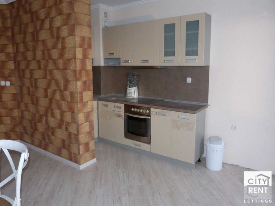 102810 Апартамент с две спални в близост до стадиона във В. Търново