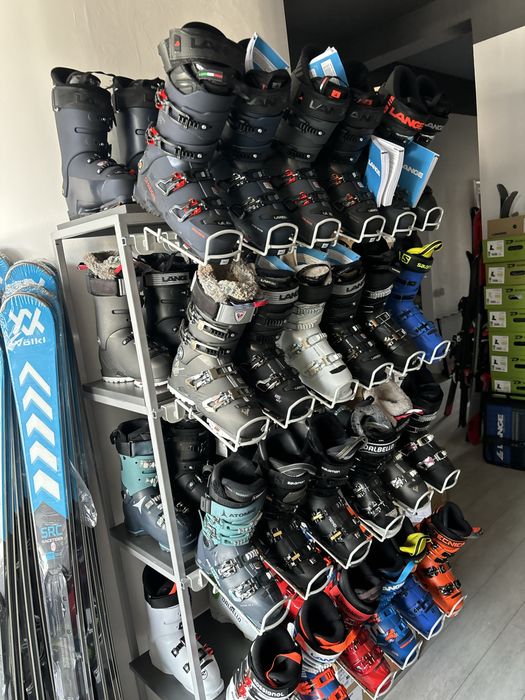 Schiuri, Clapari, Echipamente noi si Second hand