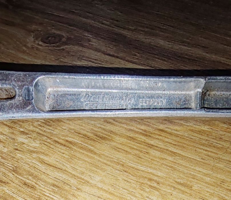 Уред за вадене на костилки от сливи

Материал: неръждаема стомана

Про