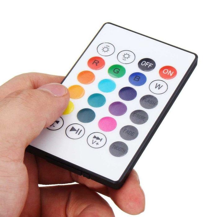 BLUETOOTH Музикална LED лампа крушка Е27 RGB Music ЛЕД Bulb блутут