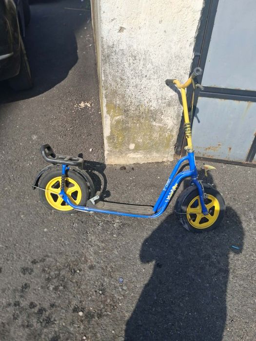 Vând trotinete 2 bucati