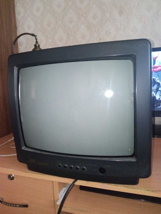 продается телевизор JVS