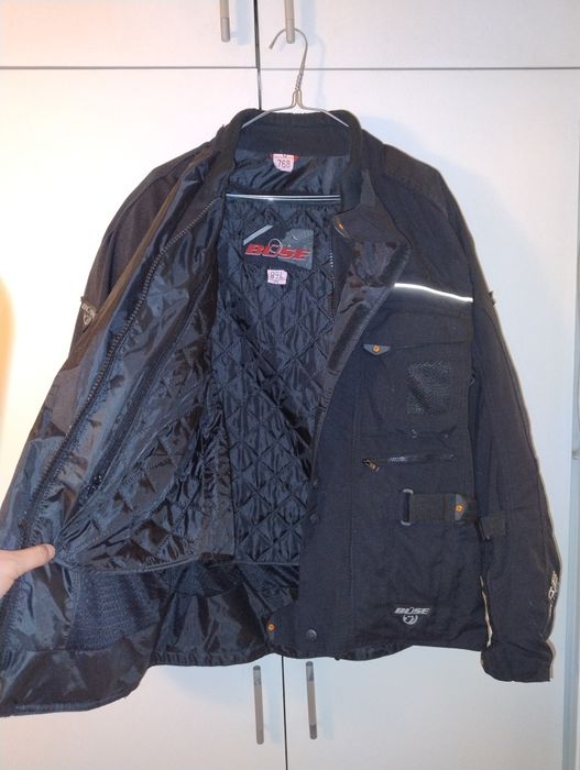 Geaca moto dama Buse, marimea M textil cu captuseala detasabila protectii umer  coate  spate, stare foarte buna, ca noua