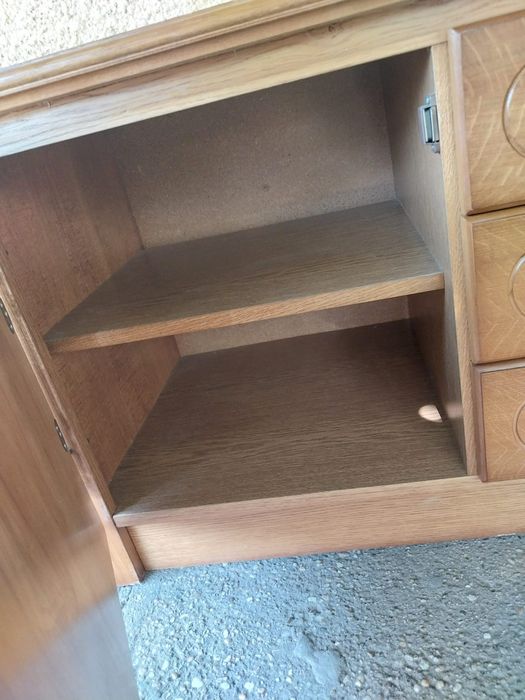 Comoda mare din lemn masiv ,dimensiuni 130/50/60 cm