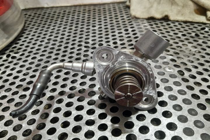 Pompa inalta presiune CM5G-9D376-GA CM5G-9D376-GA Ford B-MAX prima ge