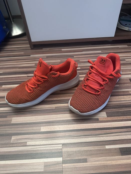 Adidași Under Armour, mărimea 42.5 – aproape noi