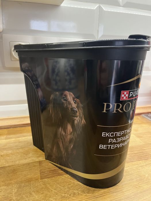 Кутия за храна на любимец