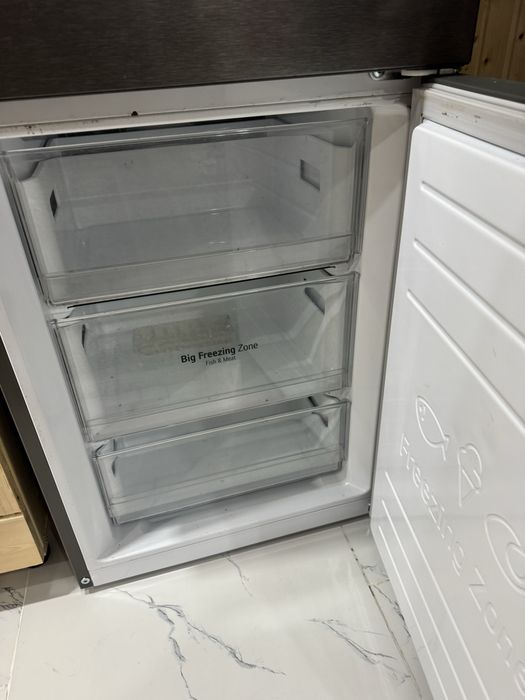 Продам холодильник LG
