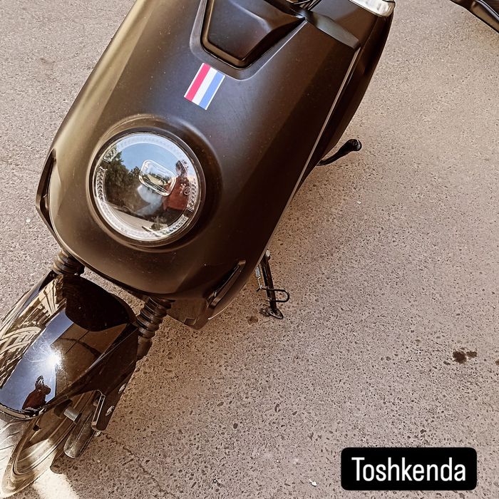 Skuter sotladi elektroni