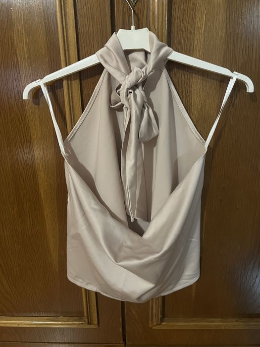 Bluza Bej din satin cu spatele gol