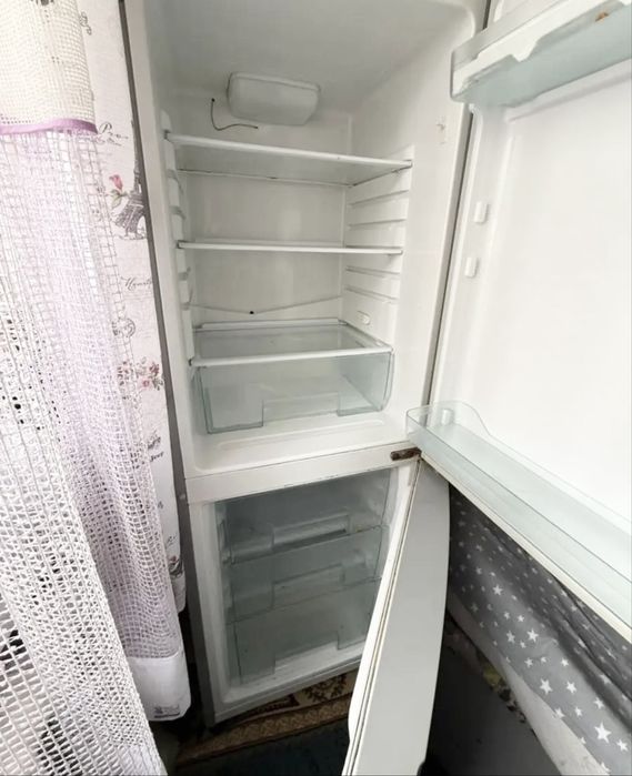 Продам Холодильник Samsung
