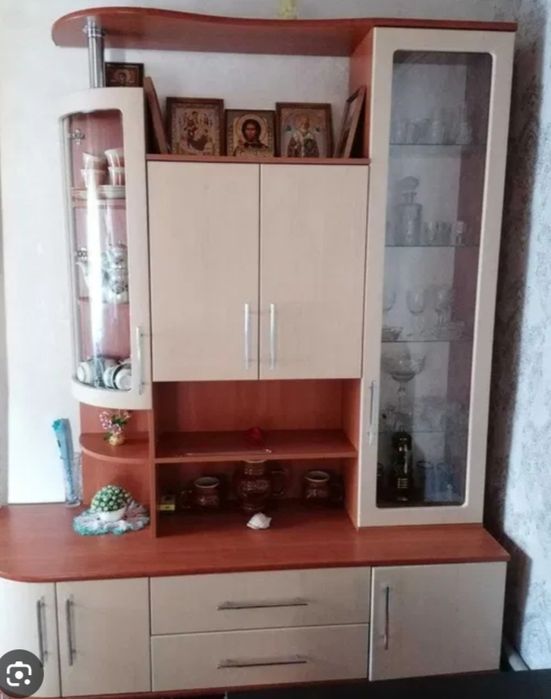 Продам с стенку шкаф в гостинную