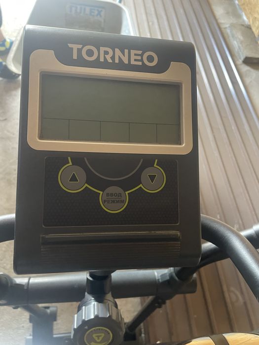 Продам эллиптический тренажер