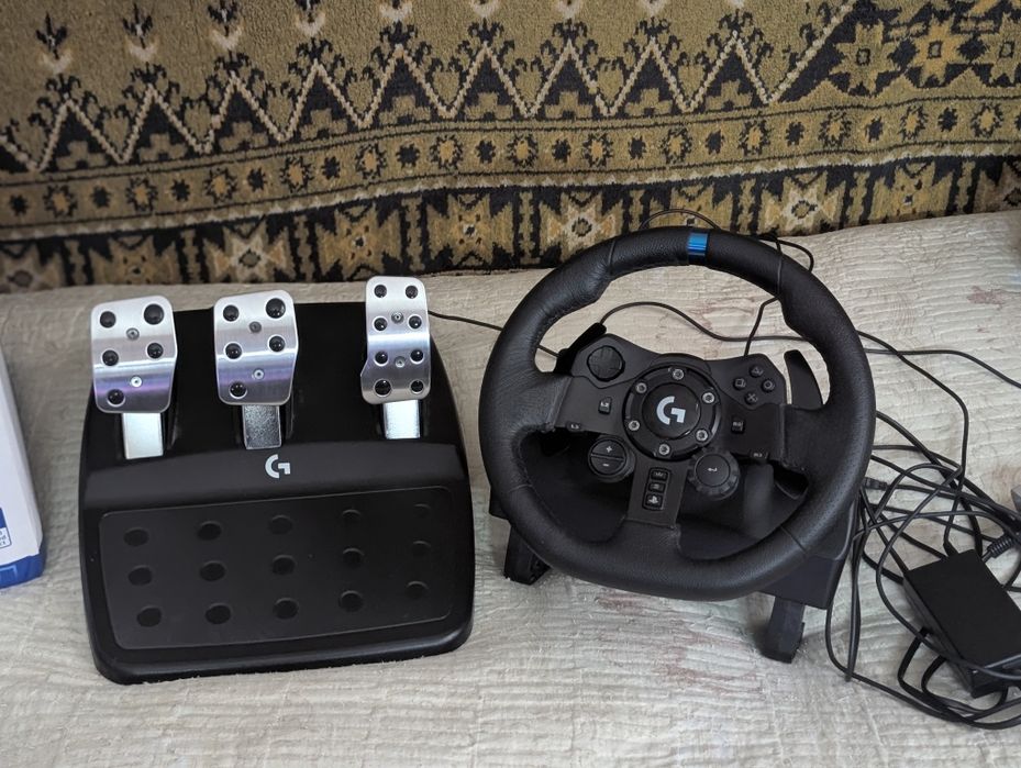 Игровой руль Logitech G923 Trueforce + педали (с коробкой)