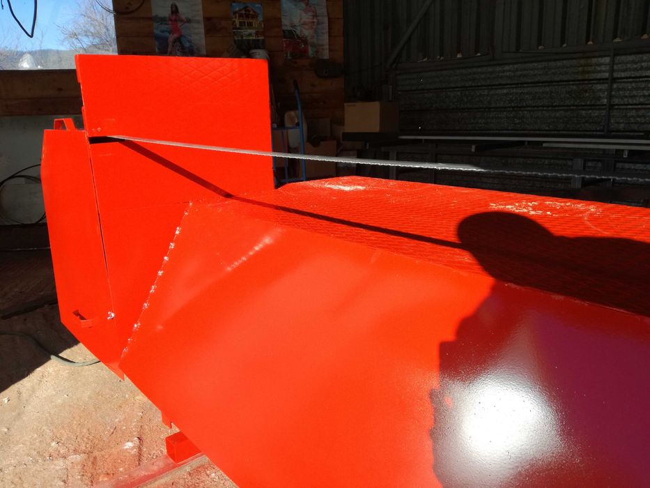 Продавам машина за разглобяване на дървени палета