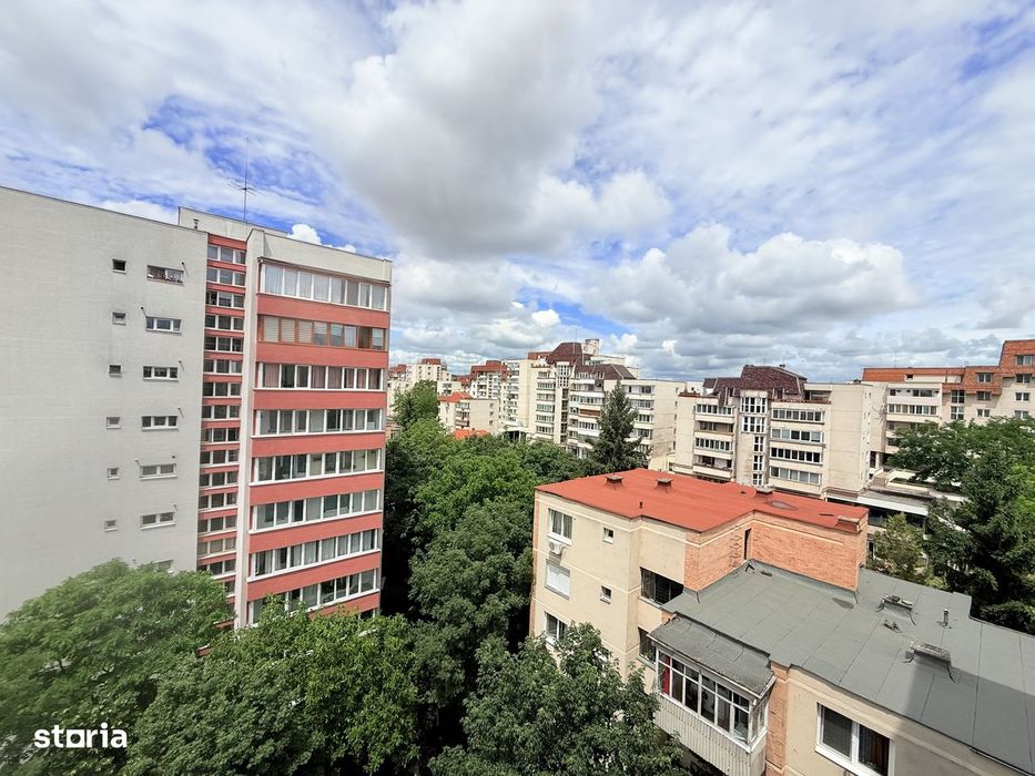 Vand apartament cu 2 camere, cu vedere superba, zona Semicentrala