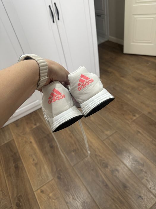 Продам кроссовки оригинал