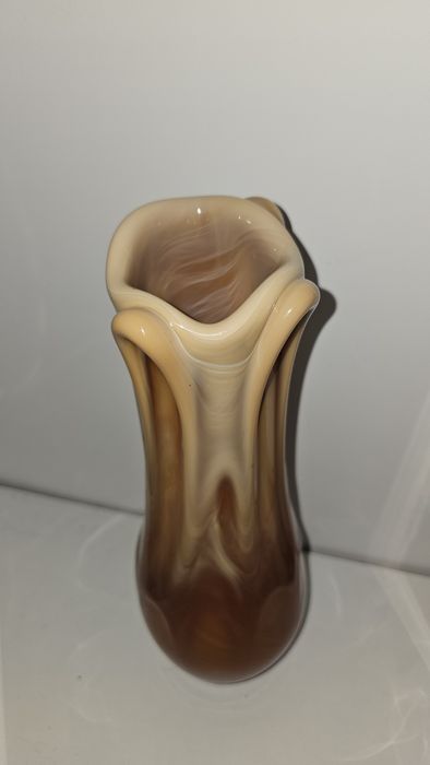 Винтидж стъклена арт ваза