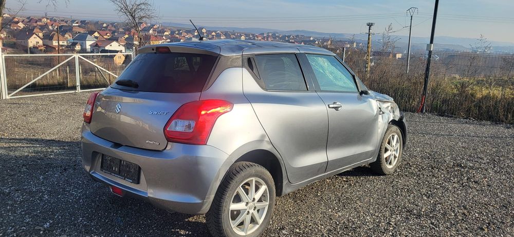 Suzuki Swift 2018 1.3i  4x4 AVARIAT 64000km