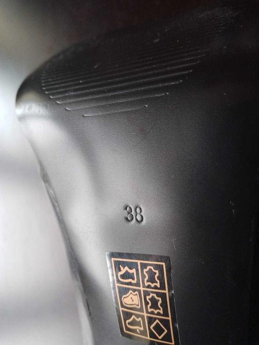 Pantofi superbi Guess originali din piele naturala, marimea 38!