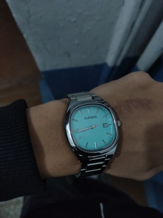 Часы casio в необычном цвете