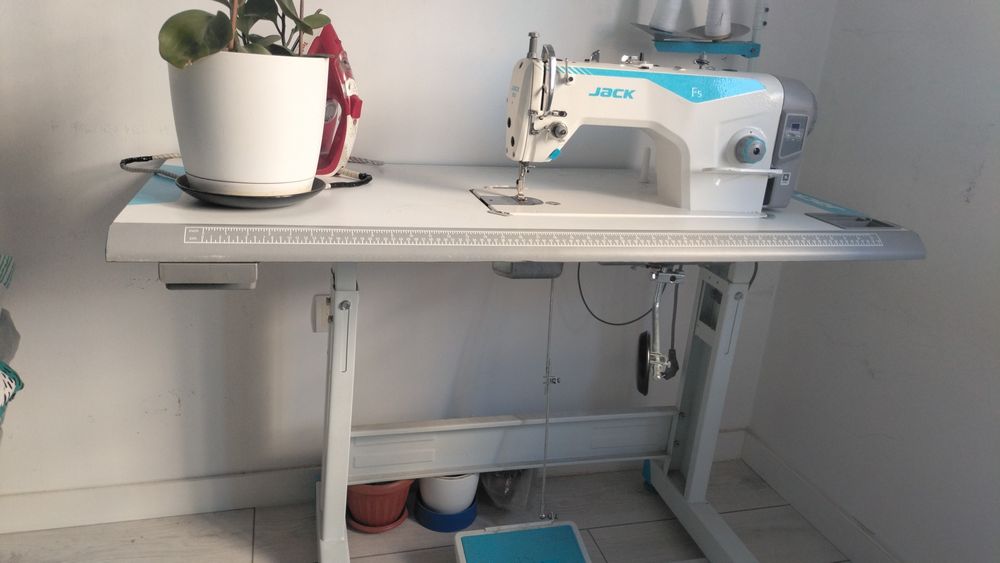 Jack F5  швейная машина