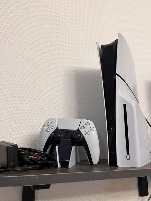 PS 5(в хорошем состоянии)