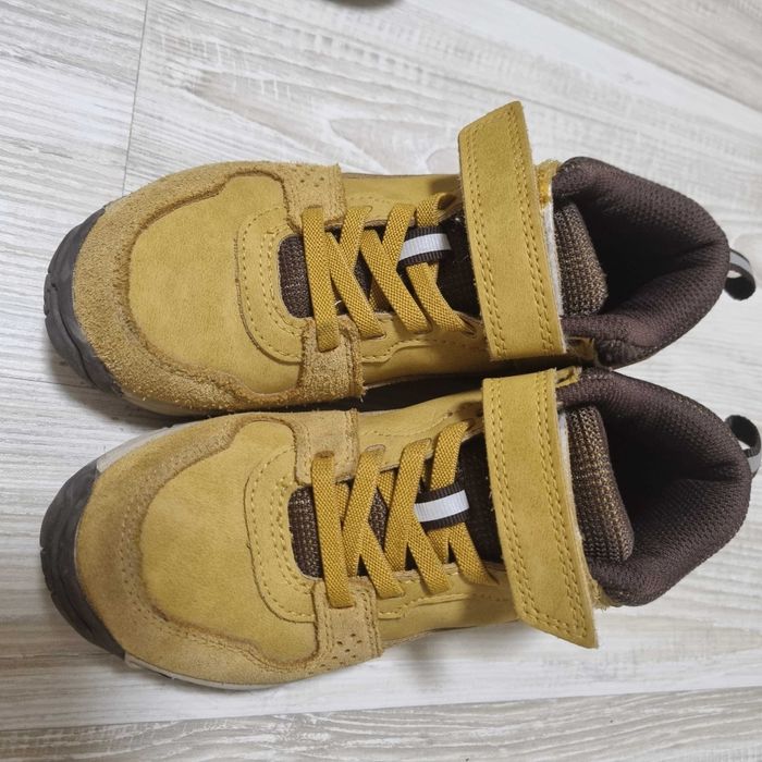 детски спортни обувки