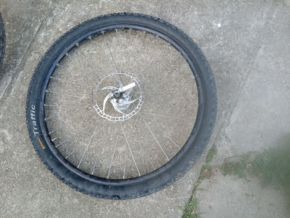 vand cadru bicicleta aluminiu + roata fata spate aluminiu pe disc.
