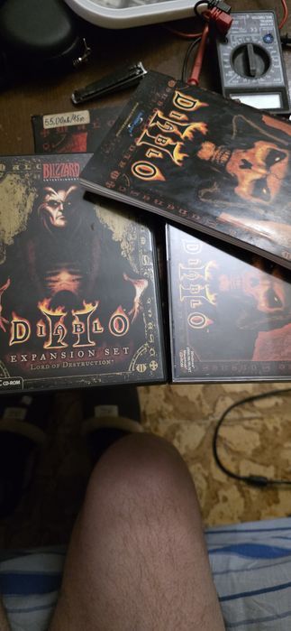 Продавам два комплекта колекционерски Diablo II Expansion set