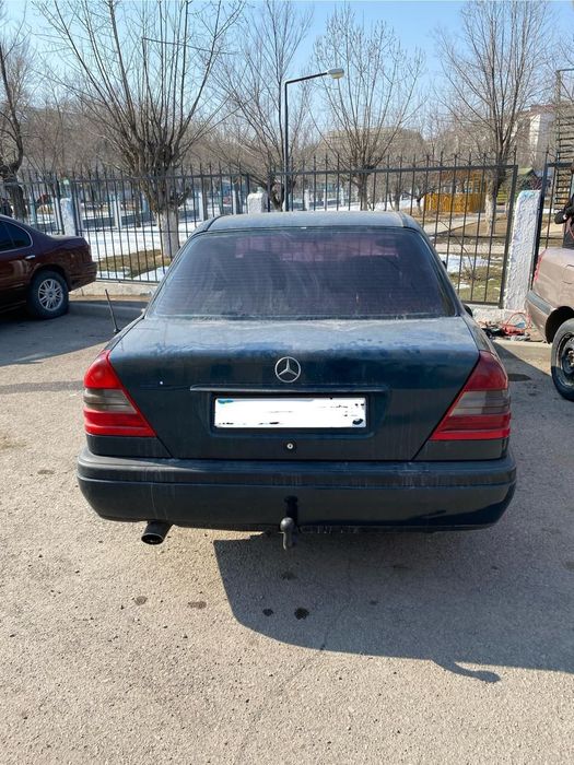 Мерседес Бенс С180