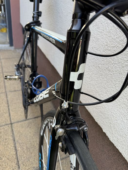 Bicicleta Cube cursiera viteza sosea