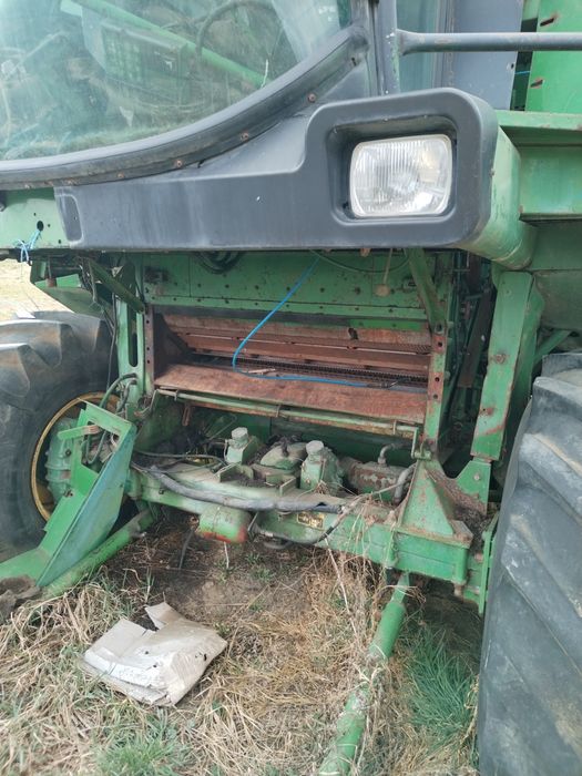 Dezmembez combina john deere 1174
