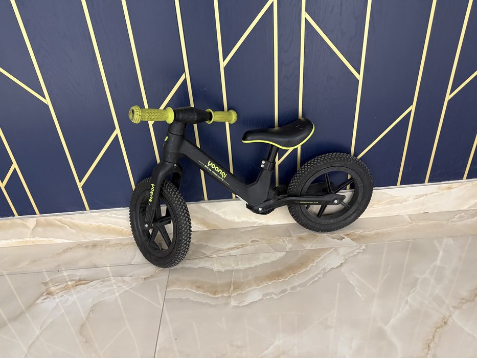 Продам беговел детский