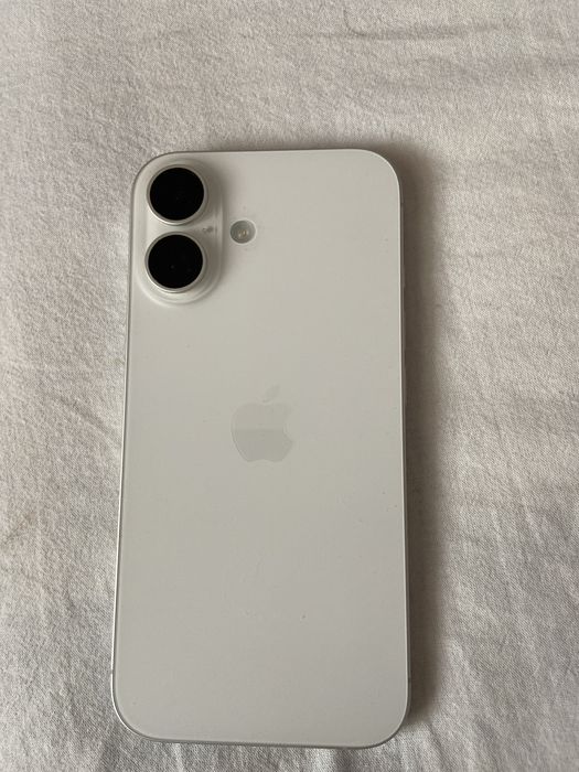 Продам айфон 16