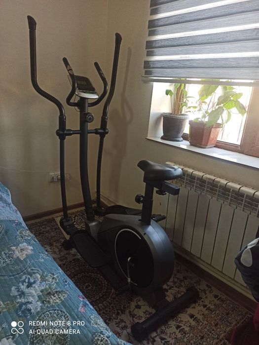 Велотренажер. Холат Зур