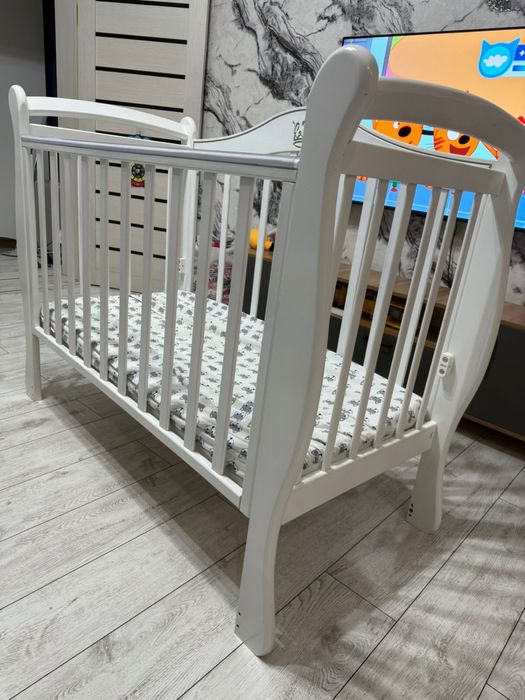 Детская кроватка манеж