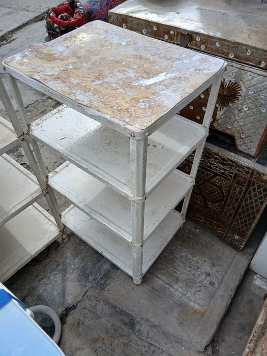 Этажерка железнй.