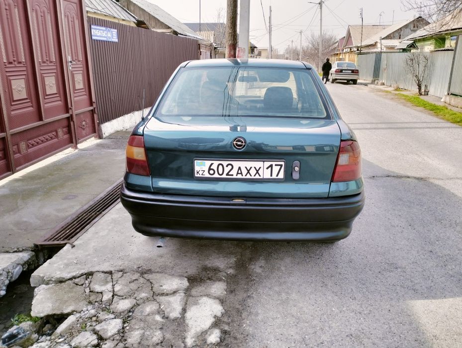 Продам автомобиль Опель астра сидан