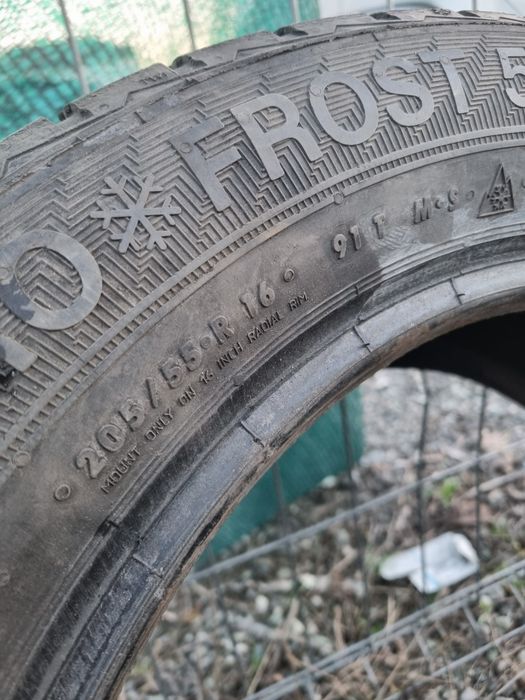 1 x Buc Anvelopa iarna 205/55/R16 91T Gislaved DOT 2015 Montaj inclus.