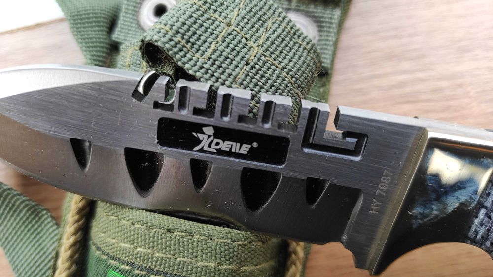 Тактически фиксиран нож CRKT / за колан или на бедро /