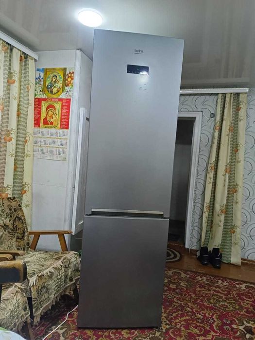 Продам холодильник Веко