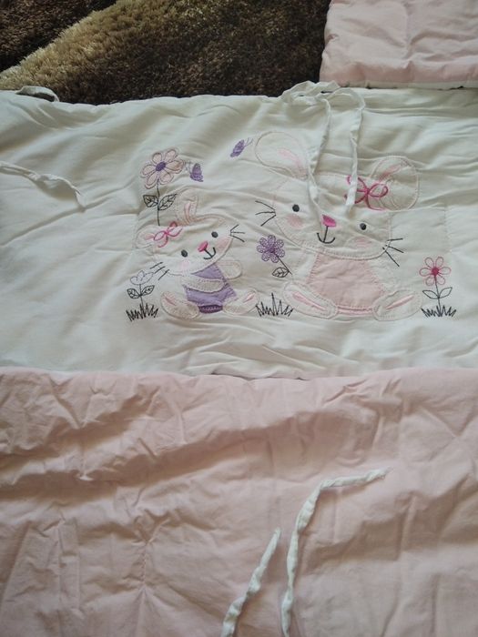 Обиколници за бебешко легло