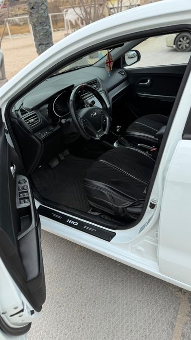 Продам Kia Rio 2015г. Обьем 1.6.
