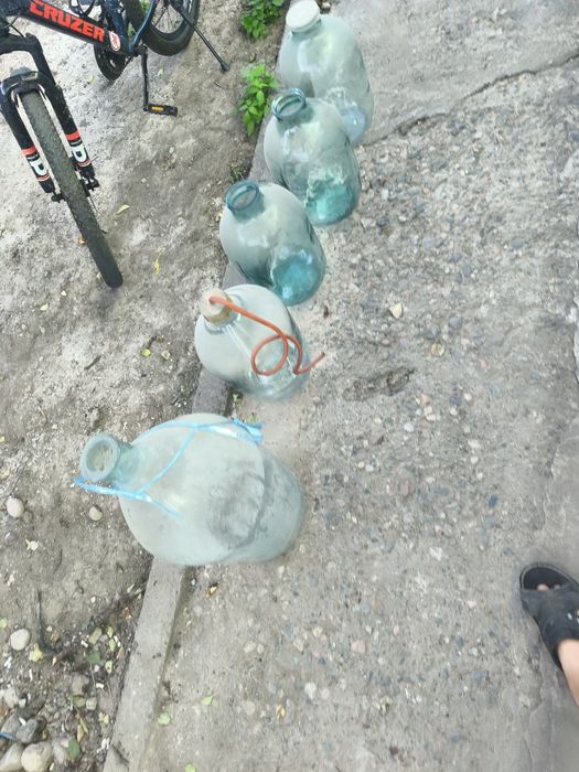 Продам винные бутылки/банки